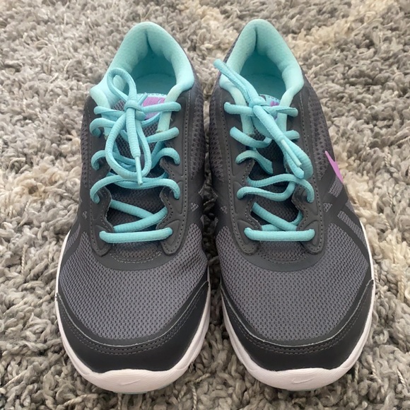 Women’s Nike Training Core Motion TR2 Shoes - Picture 2 of 7